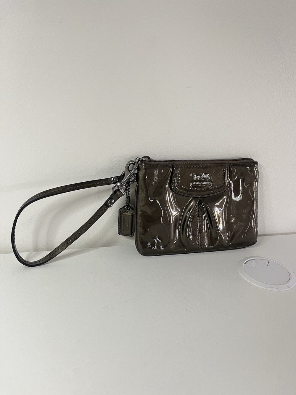 Authentic COACH Madison Metallic Olive Patent Leather Universal Small Wristlet